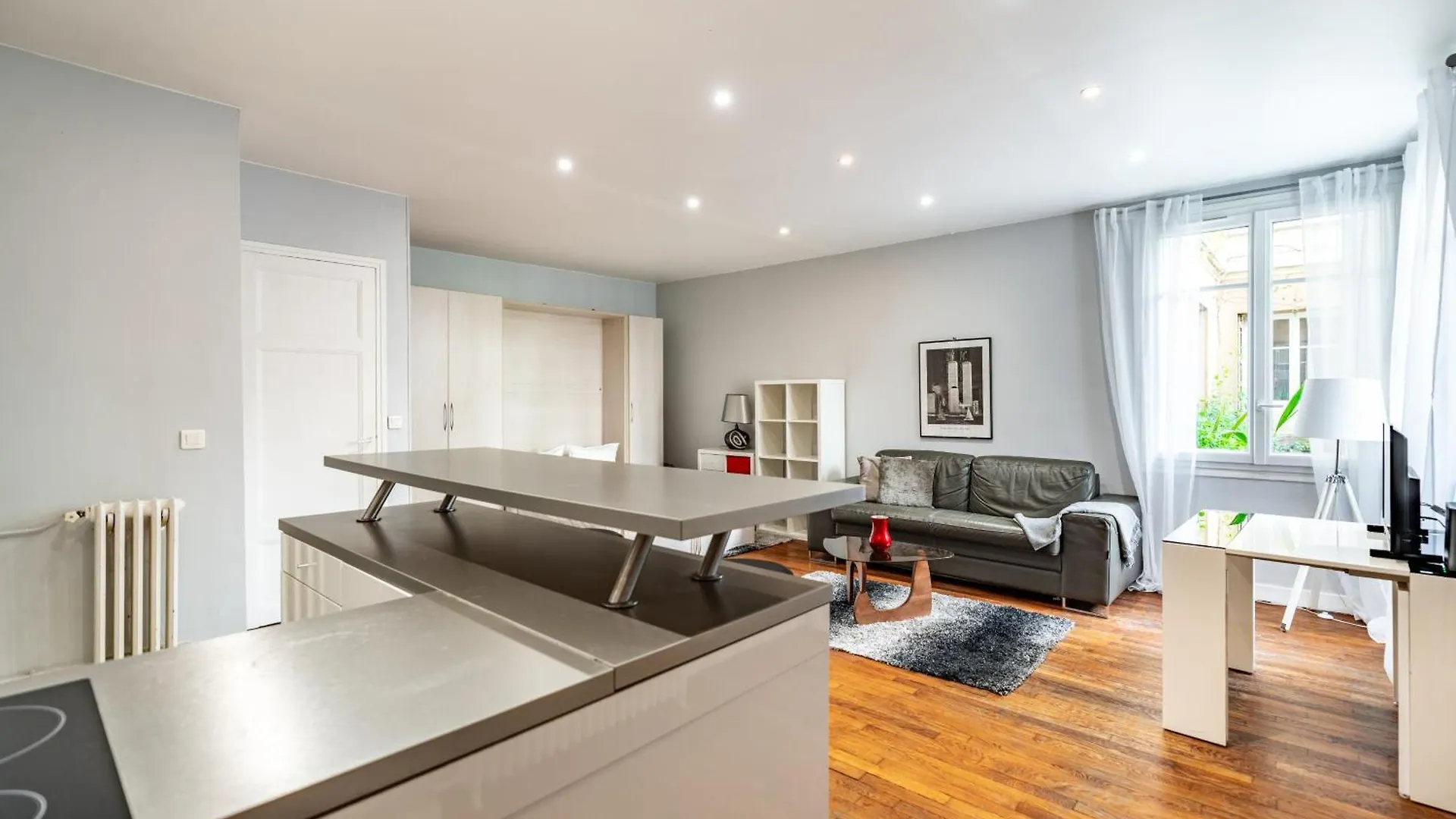 Apartment Elegant Studio Saint-Dominique Paris