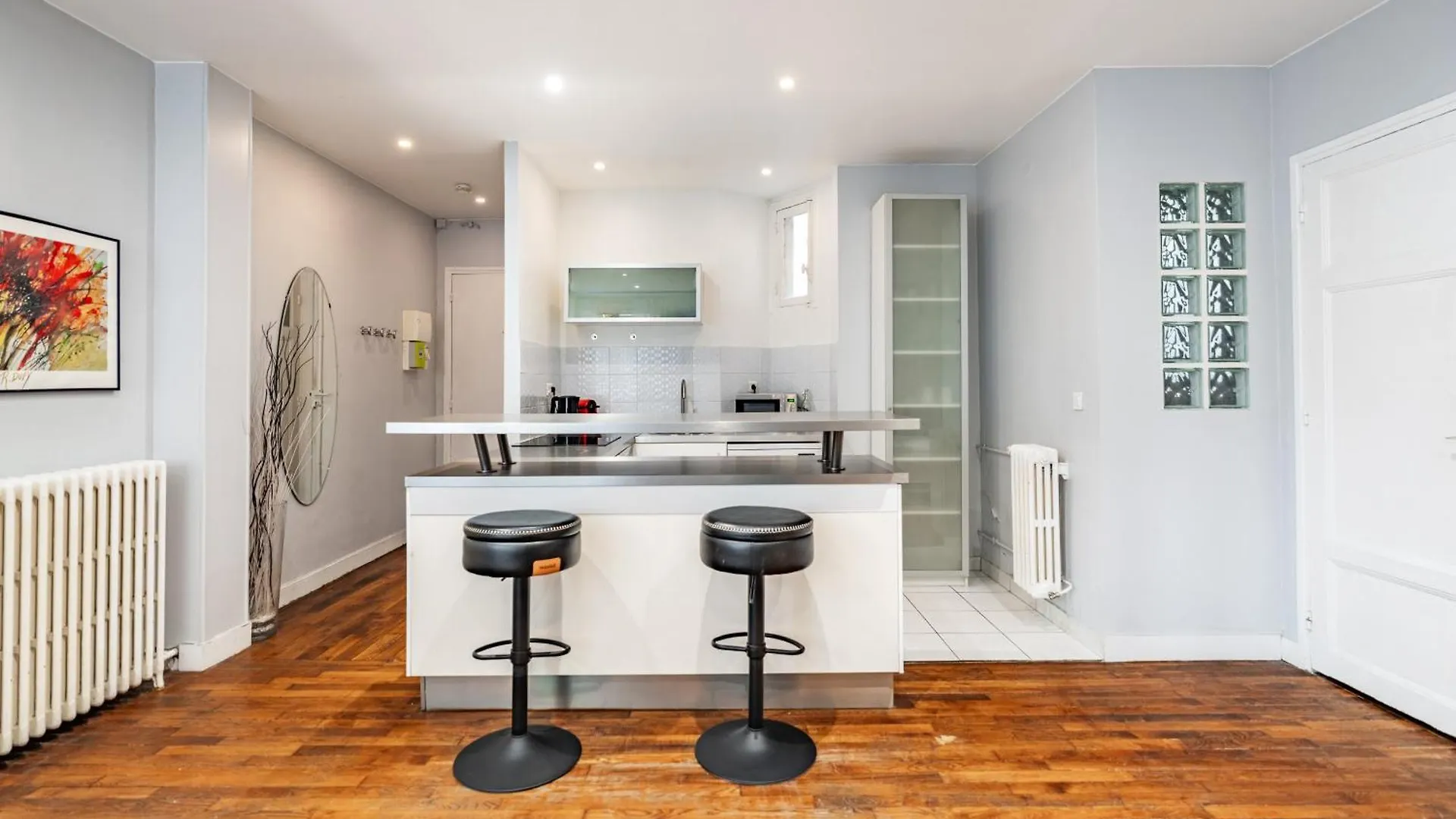Apartment Elegant Studio Saint-Dominique Paris