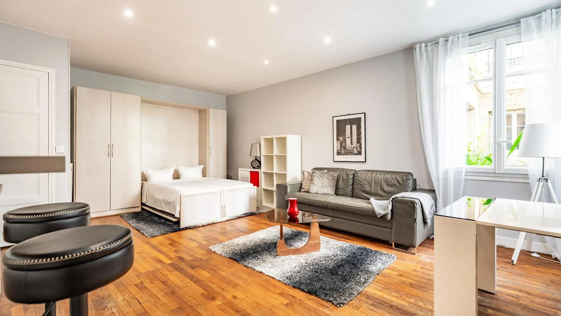 Elegant Studio Saint-Dominique Parijs